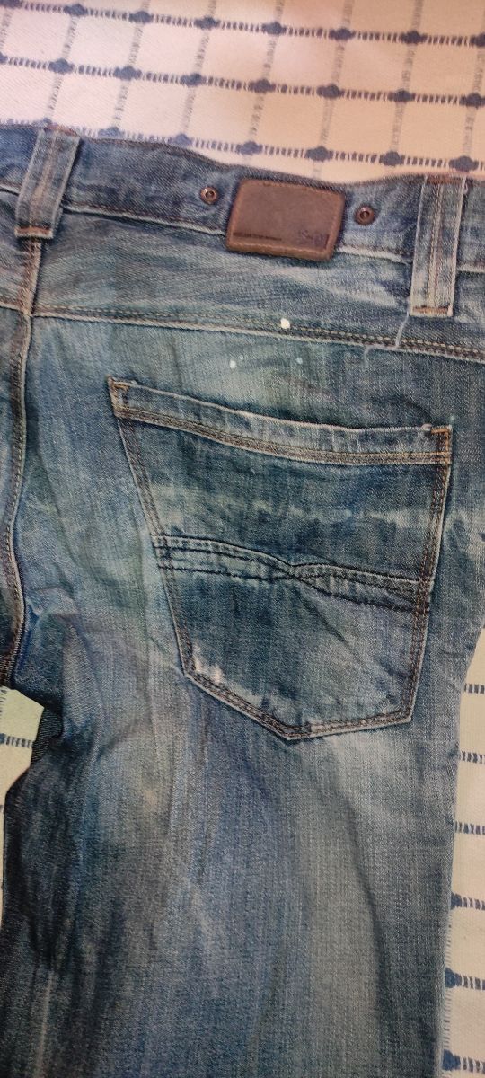 Vaqueros Pull&Bear rotos talla 44