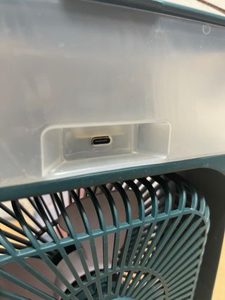 Ventilador Portátil con Humidificador y Luz