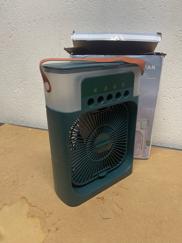 Ventilador Portátil con Humidificador y Luz