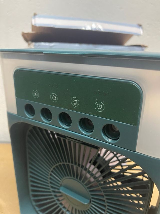 Ventilador Portátil con Humidificador y Luz