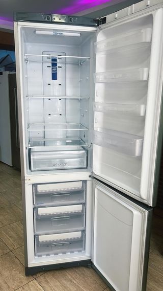Nevera Indesit combi, No Frost, Clase A con garant