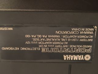 Yamaha YPT-210: Teclado 61 teclas