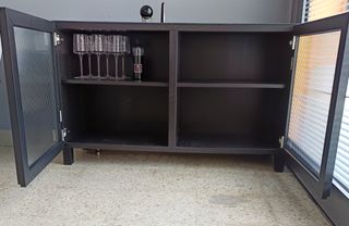 Mueble vitrina Ikea - Negro. Nuevo