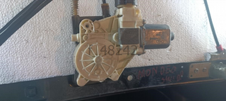 Elevalunas delantero derecho Ford Mondeo I
