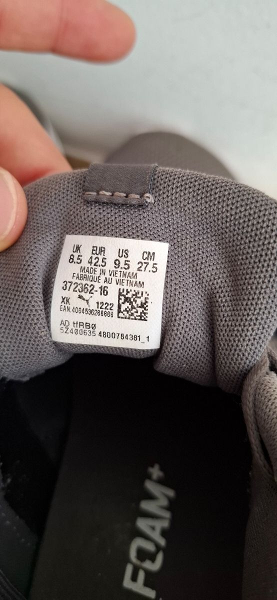 Zapatillas Puma grises y naranjas