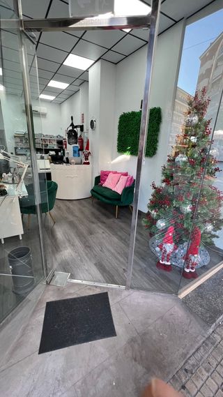 Traspaso peluqueria con cabina de estetica y manic