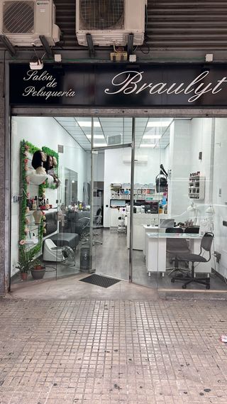 Traspaso peluqueria con cabina de estetica y manic