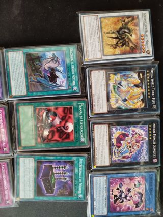200 cartas Yu-Gi-Oh! (Español/Inglés)