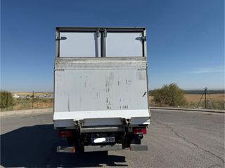 iveco daily 72.15 frigorifico + trampilla