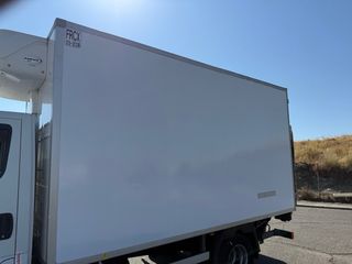 iveco daily 72.15 frigorifico + trampilla