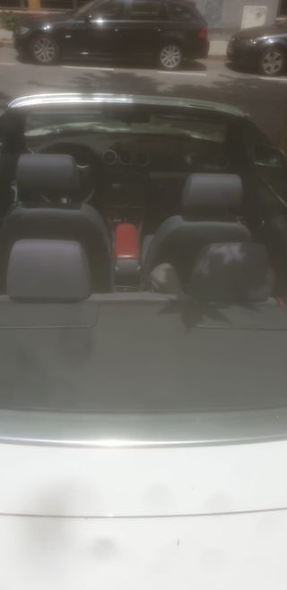Audi A4 Cabrio  Audi A4 Cabrio 1.8T  automatico .