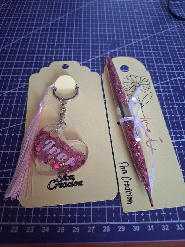 Lápices resina purpurina y llaveros personalizados