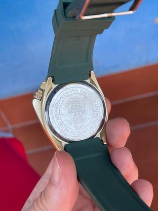 Reloj Calgary dorado y verde