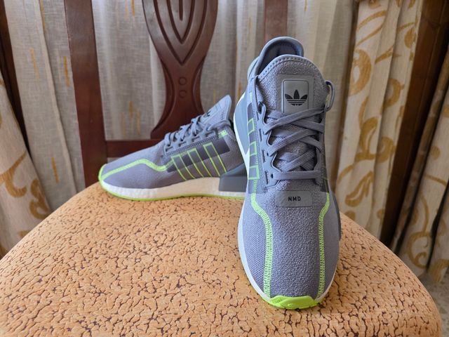 Adidas NMD_R1 V2 Grey Green n43 como nuevas