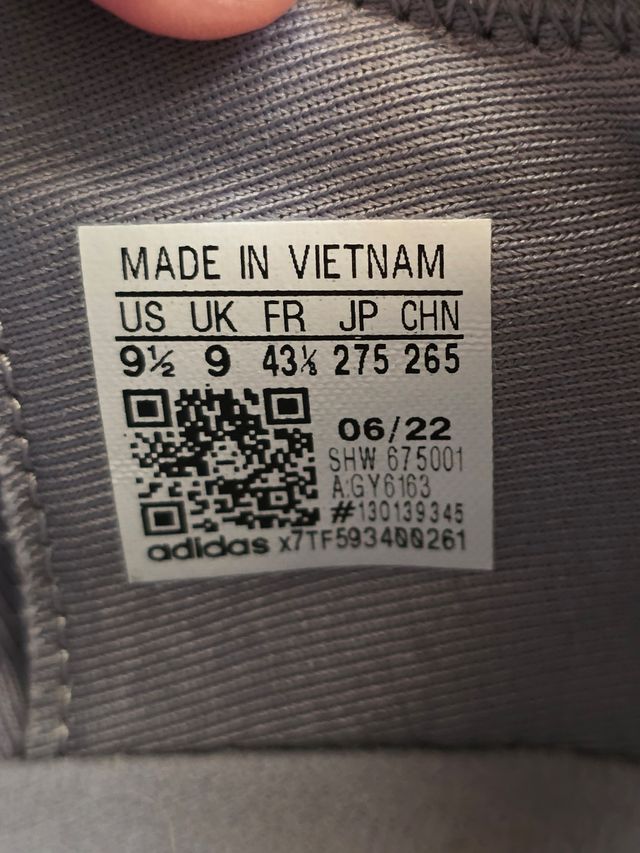 Adidas NMD_R1 V2 Grey Green n43 como nuevas