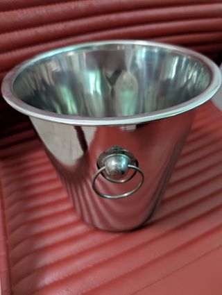 Cubitera para hielo metálica de 21cm. Nueva.