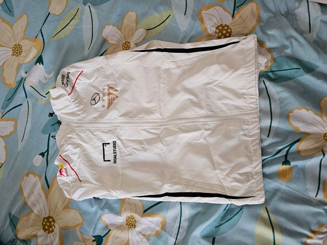 Chaqueta deportiva blanca Fórmula 1