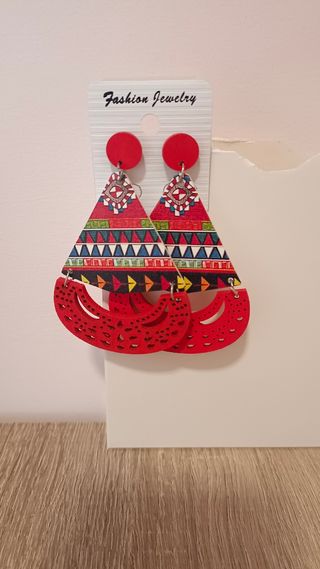 Pendientes rojos étnicos