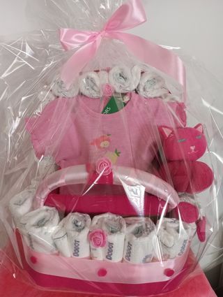 Tarta pañales carrito bebé niña