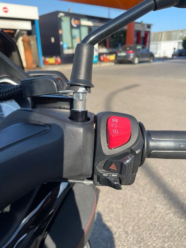 Yamaha XMAX 300 Tech Max 2021