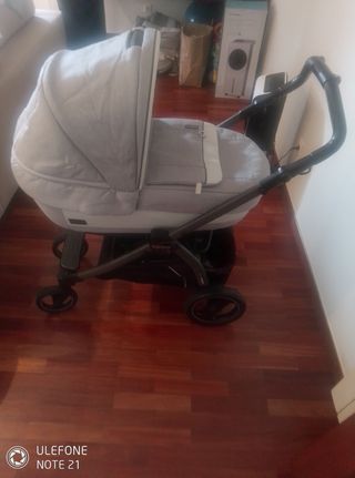 Carrito bebé ligero gris