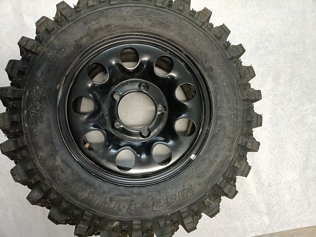 2 Ruedas special track 195/80/15. Nuevas! Sin usar