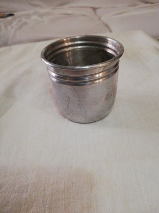 Vaso metálico antiguo