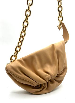 Bolso Bottega Veneta cadena beige