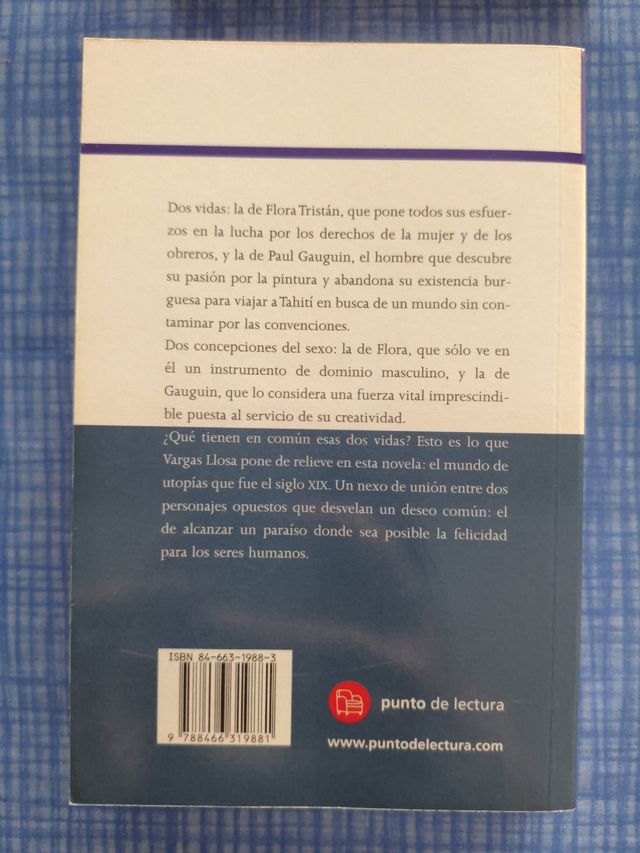 Libros de Pérez Reverte y Vargas Llosa.