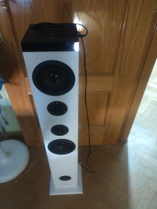 Torre Sonido Energy Sistem Tower 5 color blanco.