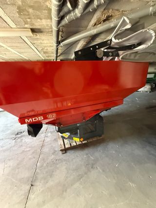 Abonadora Kuhn MDS 18,2 + realce