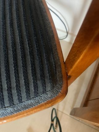 2 butacas madera nogal macizo. Tapizadas nuevas