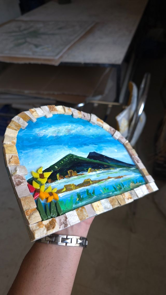 Quadro mosaico e pittura artigianale.