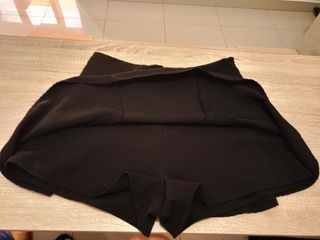 Minifalda pantalón Stradivarius,negra