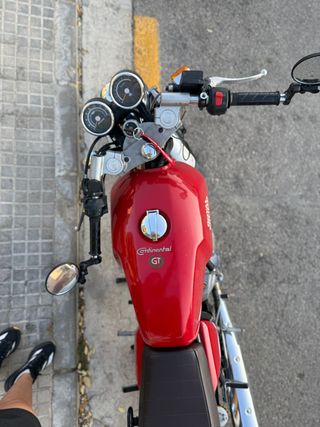 Royal Enfield Continental GT 535 Roja