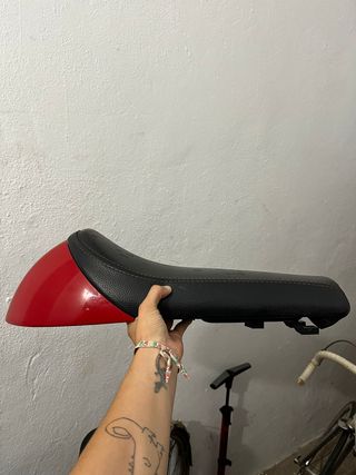 Royal Enfield Continental GT 535 Roja