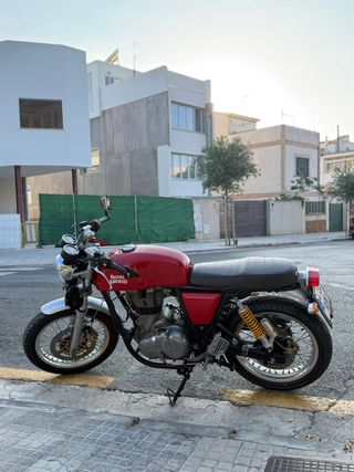 Royal Enfield Continental GT 535 Roja