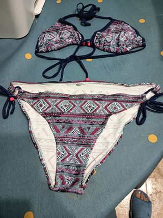 Bikini multicolor rojo