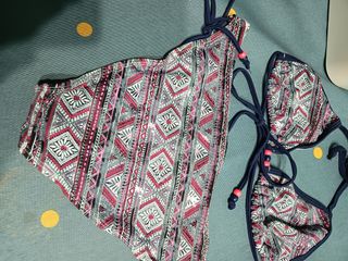 Bikini multicolor rojo
