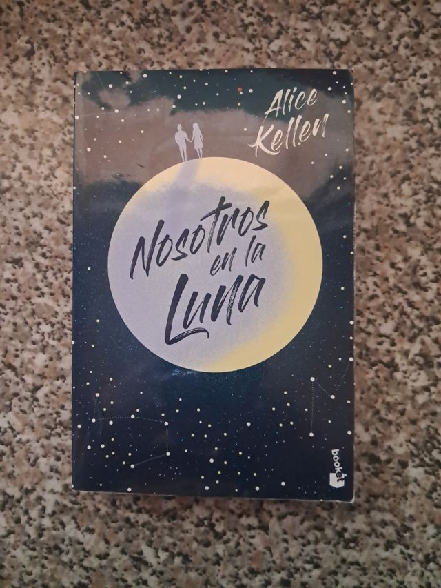 Nosotros en la luna: El libro más vendido del a...