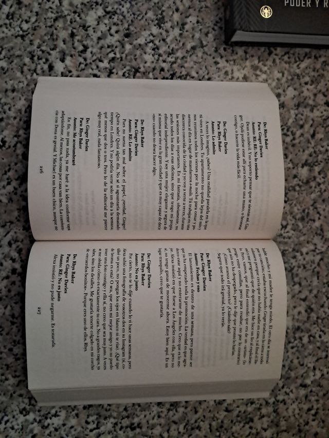 Nosotros en la luna: El libro más vendido del a...