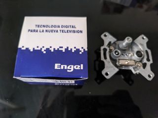 Engel - Conector TV Digital caja para pared