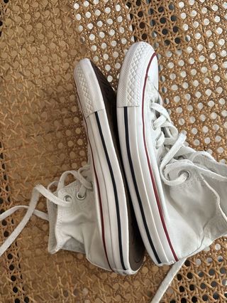 Converse blancas altas