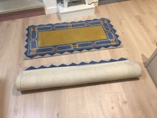 2 preciosas Alfombras lana azul-amarillo