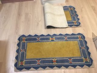 2 preciosas Alfombras lana azul-amarillo