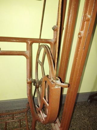 Máquina coser Alfa antigua