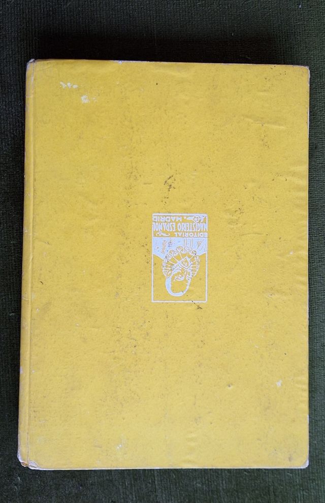 PEQUEÑUELOS, LIBRO DE TEXTO.