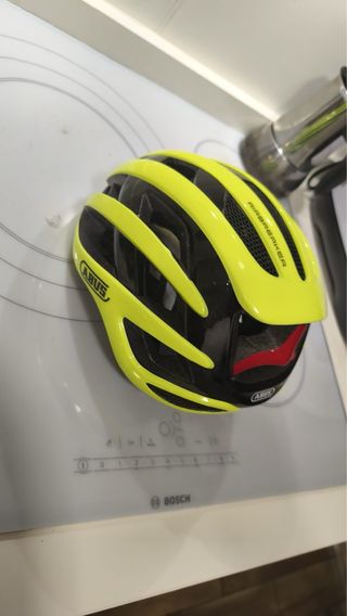 Casco bici Abus amarillo flúor
Talla S (51-55)