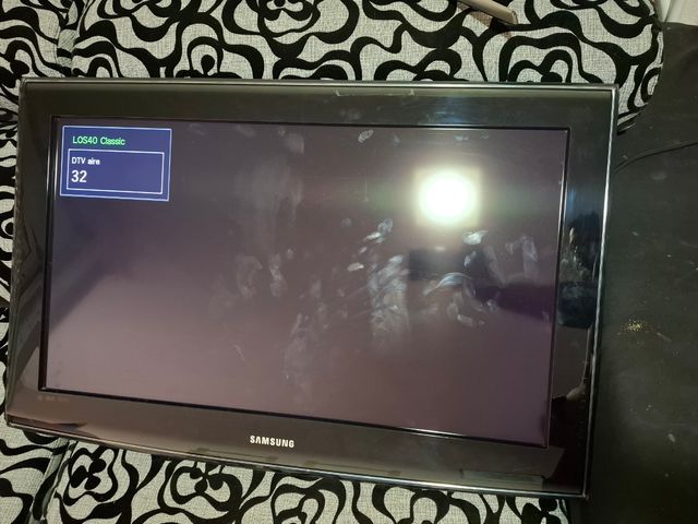 TV Samsung - Televisor Negro de 35 pulgadas