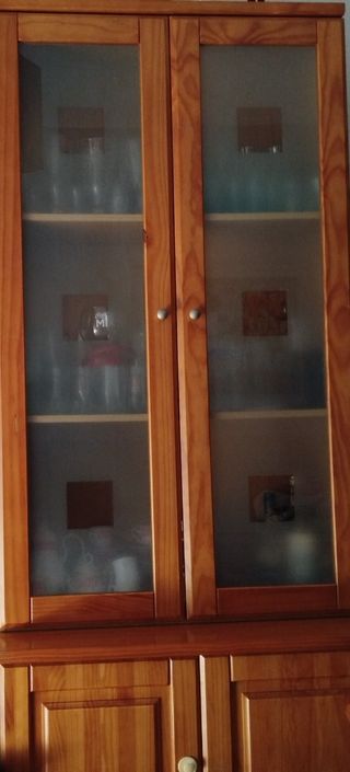 Vitrina madera pino cristal y mueble bajo 2 puerta